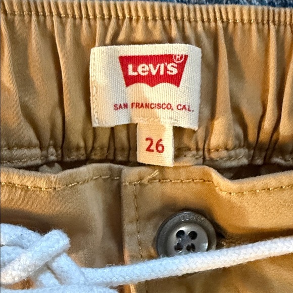 Levi's Tan Jogger Pants. 97% cotton 3% elastane. Size 26 - Picture 2 of 8